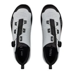 Chaussures Fizik Terra Atlas Gris Clair Noir 8 Chaussures Fizik Terra Atlas Gris Clair Noir -Pro Vélo Soldes fi tex5bpr1k 7010 003