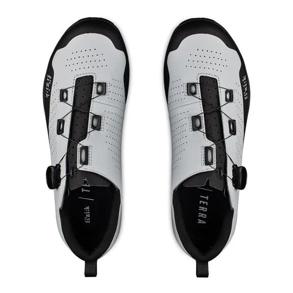 Chaussures Fizik Terra Atlas Gris Clair Noir 3 Chaussures Fizik Terra Atlas Gris Clair Noir – Image 3