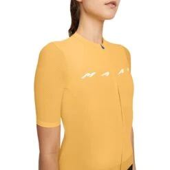 Maillot MAAP Evade Pro Base Manche Courte Jaune Ambre Femme 9 Maillot MAAP Evade Pro Base Manche Courte Jaune Ambre Femme -Pro Vélo Soldes map waj130 amb 004