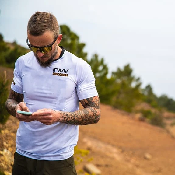 Maillot Northwave Bomb Manche Courte Blanc Doré 3 Maillot Northwave Bomb Manche Courte Blanc Doré – Image 3