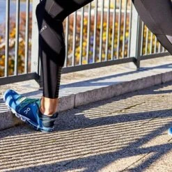 Legging Zone3 Compression Tights Noir Gris Foncé 11 Legging Zone3 Compression Tights Noir Gris Foncé -Pro Vélo Soldes z3 co18mtig112 006